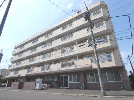 ミラネーゼ元町（旧コーポラスもとまち）の外観
