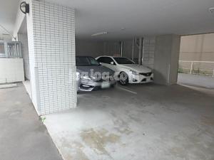 アーバンフラッツ豊平4条（旧：La　Douceur豊平4条）の駐車場