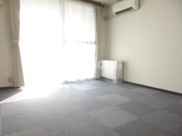 北成ビルの居間・リビング