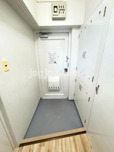 ビレッジハウス双葉２号棟の玄関