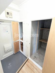 ビレッジハウス双葉１号棟の玄関