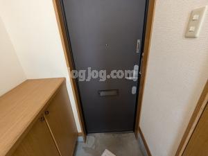 ハイツカネミの玄関