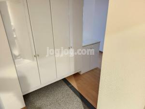 シャトーム柏木町の玄関