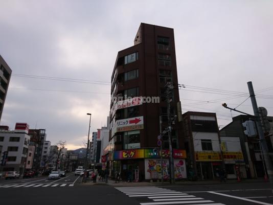 ワールドビルの周辺