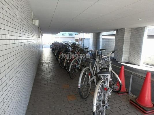 ネオアージュ裏参道の駐車場