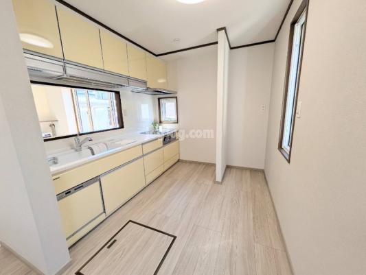 【あいの里2条4丁目　リフォーム済戸建】のキッチン