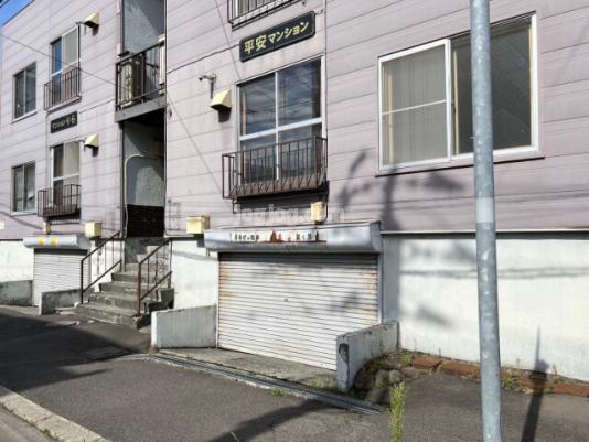 平安マンションの駐車場