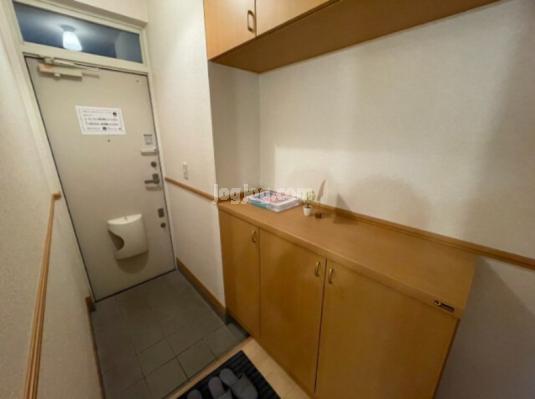 セレス菊水元町の玄関