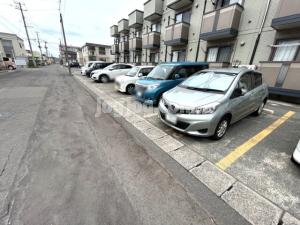 モナリエ勝田の駐車場
