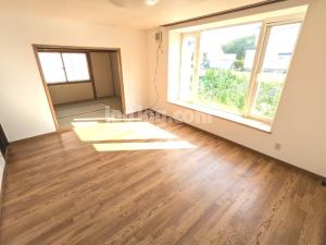 江別市豊幌花園町戸建の居間・リビング