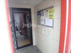 ＫＯＫＯＭＯ南８条のエントランス