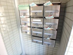 ロイヤルハイム白石のロビー