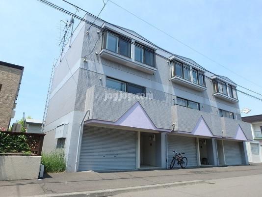 ＵＲＢＡＮ西岡のエントランス