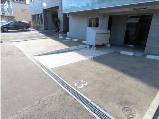 フェーラシュヴァル琴似の駐車場