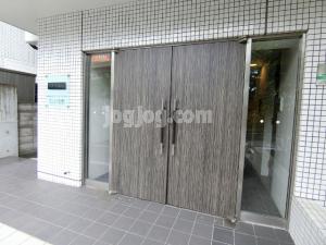 サンハイツ北大前のエントランス