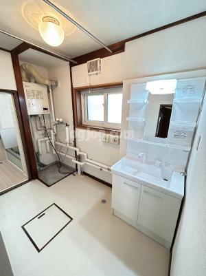 札幌市豊平区月寒東一条１８丁目の一戸建ての洗面所