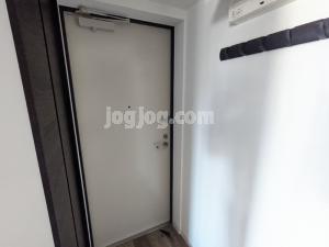 恵庭市相生町４丁目の賃貸マンションの玄関