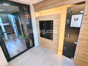 恵庭市相生町４丁目の賃貸マンションのエントランス