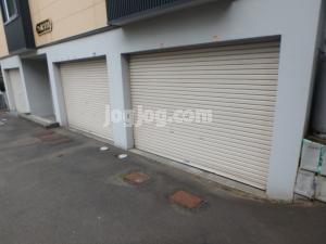 フラットＪ北１３条の駐車場