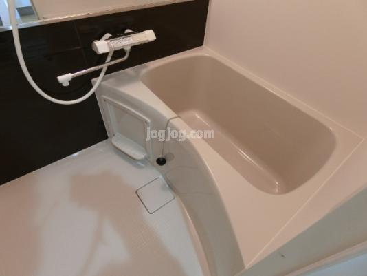 メニーズコート栄町プレミアの浴室