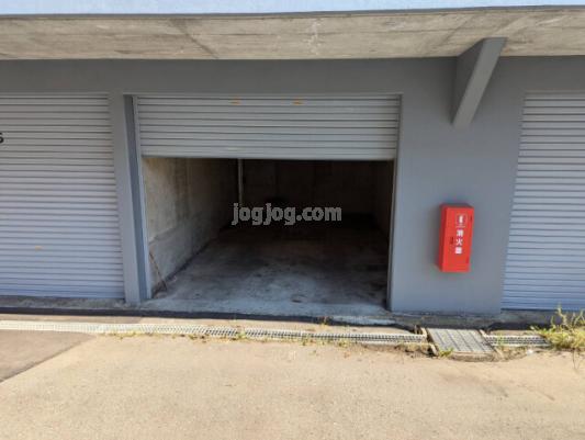 コミカルタイツ気象庁２の駐車場