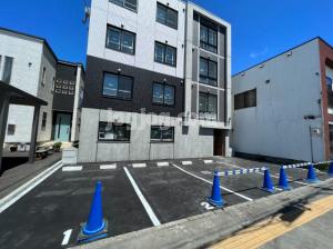 ＡＳＴＥＲ　ＳＨＩＲＯＩＳＨＩの駐車場