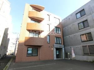 ラガーハイム本郷通の外観