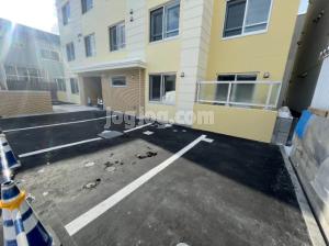 パティーナ南澄川の駐車場