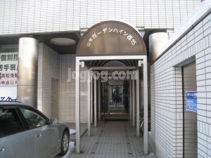 山京ガーデンハイツ西１５のエントランス