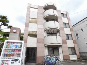 ソレイユハイム山鼻の外観