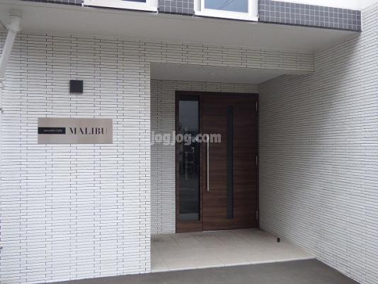 札幌市中央区南十四条西６丁目の賃貸マンションのエントランス