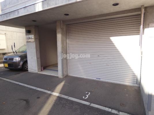 クレア北２８条の駐車場