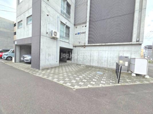 エムスクエアの駐車場