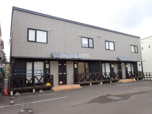 マイルストーン里塚Ａ棟の外観