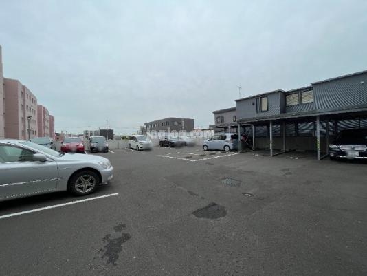 シャンティ発寒南の駐車場